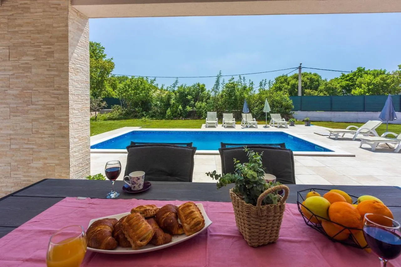 Villa Deluxe Trget